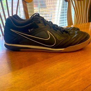 Size 14 Mens Nike Gato leather indoor soccer shoes